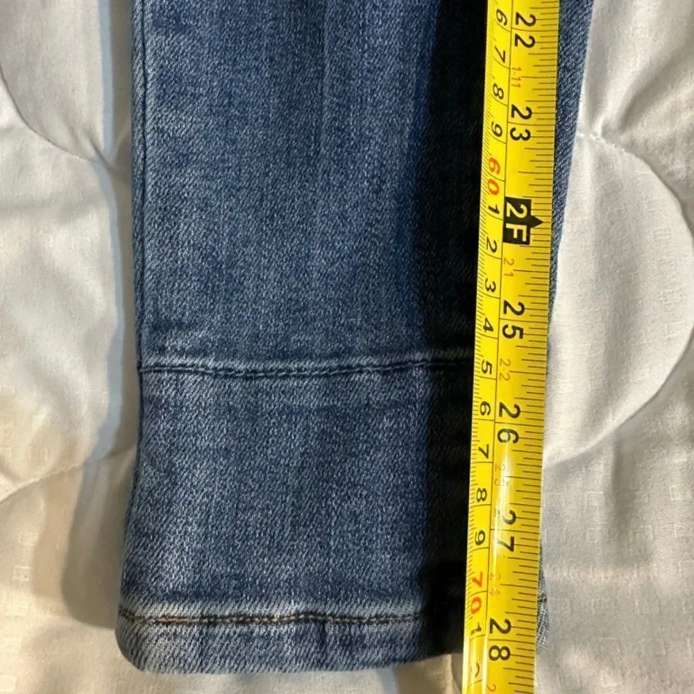 Judy Blue Jeans Size 2 Inseam 28 inches Skinny with 8.5 Blowfish Shoes